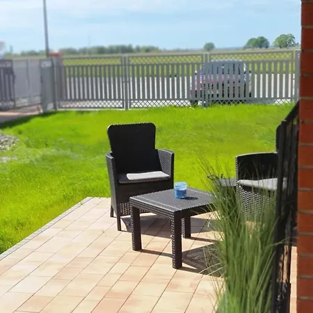 Lebskie Zacisze - Apartamenty Lebska Ostoja- Piaskowa Zarnowska Exterior foto